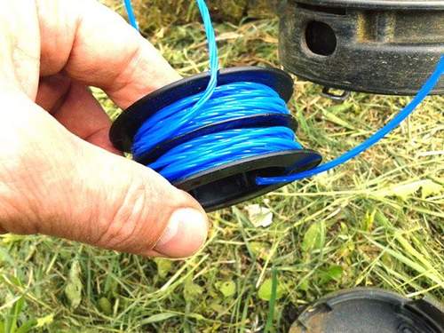 how to change the line on the trimmer
