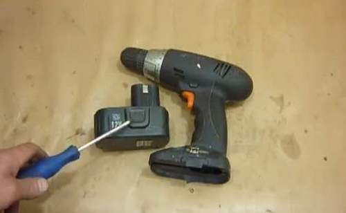 How To Disassemble A Bosch 14 Screwdriver Battery