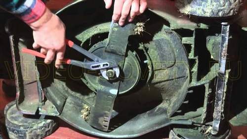 How To Remove A Knife From A Huter Lawn Mower