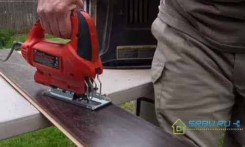 How to Saw Laminate with an Electric Jigsaw Without Chipping