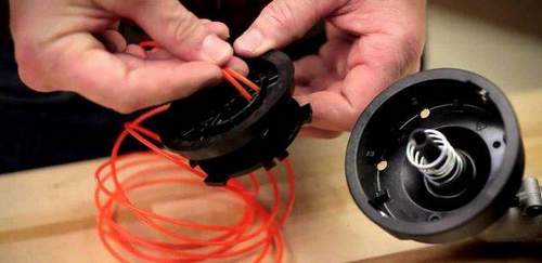 How to Thread a Fishing Line into a Trimmer Coil? Video instruction