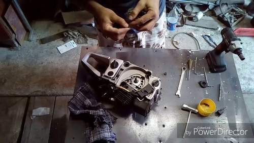 Replacing crankshaft oil seals for Chinese chainsaw