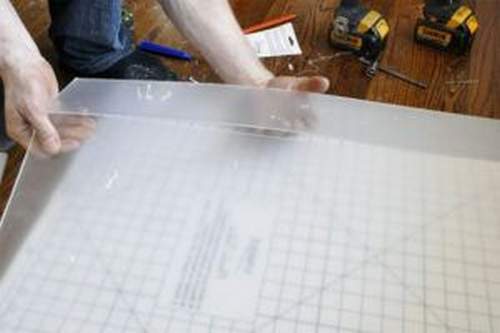 how to cut plexiglass 2 mm