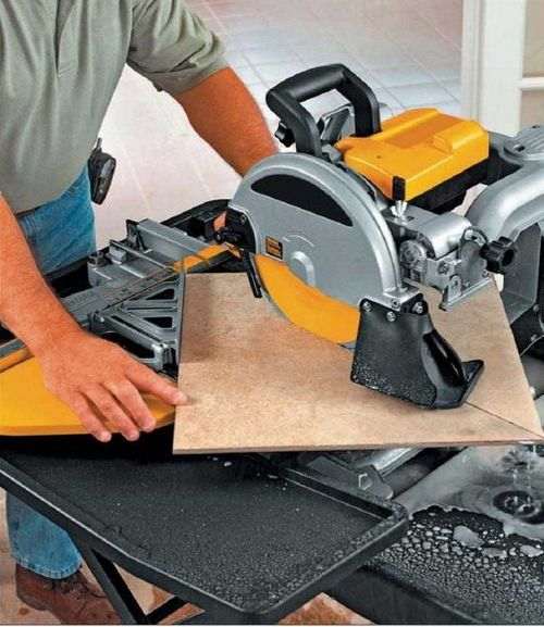 what is a circular saw for