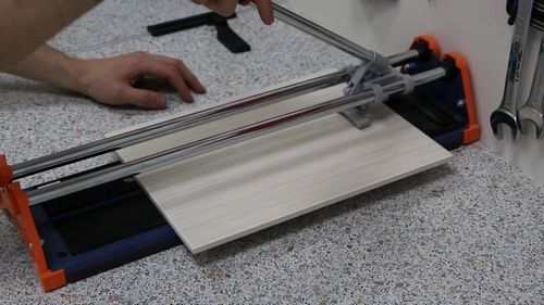 How To Use A Manual Tile Cutter