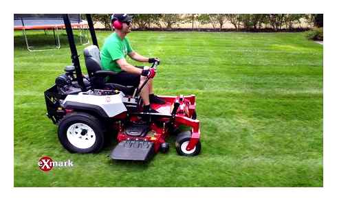 commercial, turn, riding, mower, bagger
